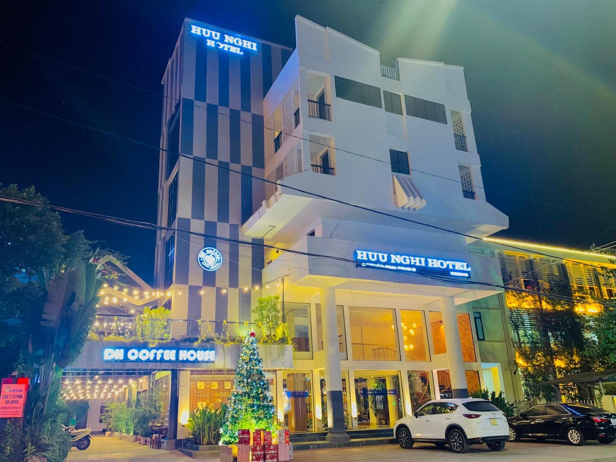 Hotel Khach San Huu Nghi Mong Cai Exterior foto