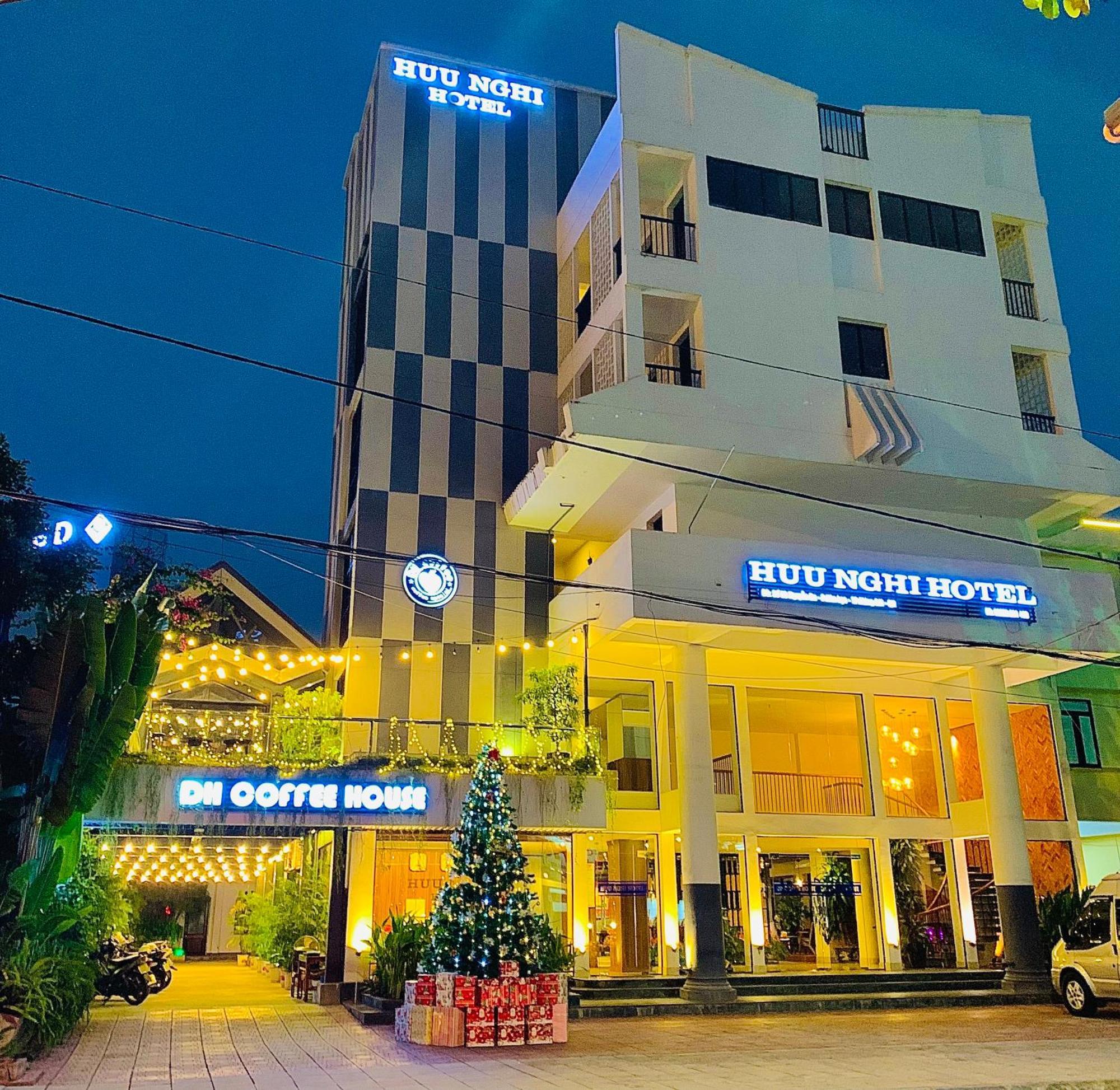 Hotel Khach San Huu Nghi Mong Cai Exterior foto